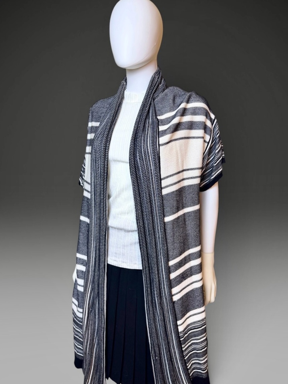 Vince Black/White Striped Open Front Sweater Tunic - Size M - Picture 2 of 8